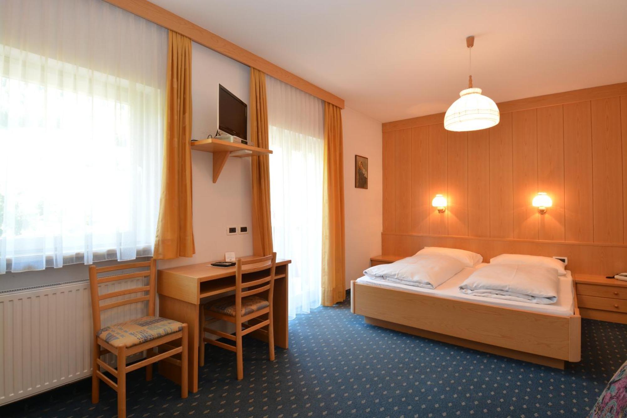 Garni-Hotel Pichler Ortisei Exterior photo