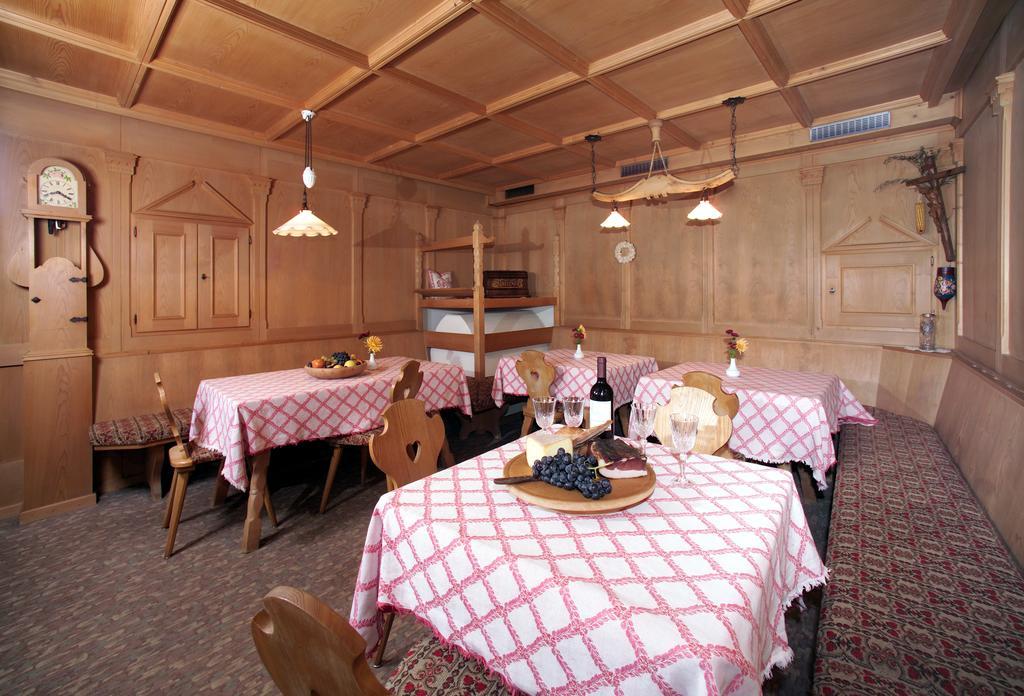 Garni-Hotel Pichler Ortisei Exterior photo